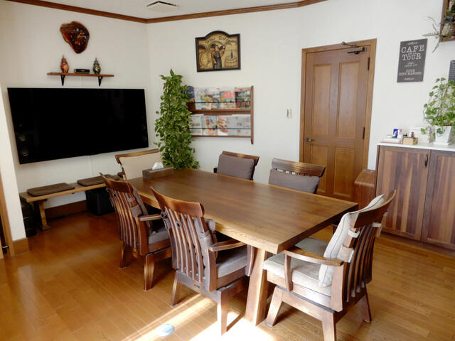 1階ダイニング リビングからの延長線上にありサンルーム付き