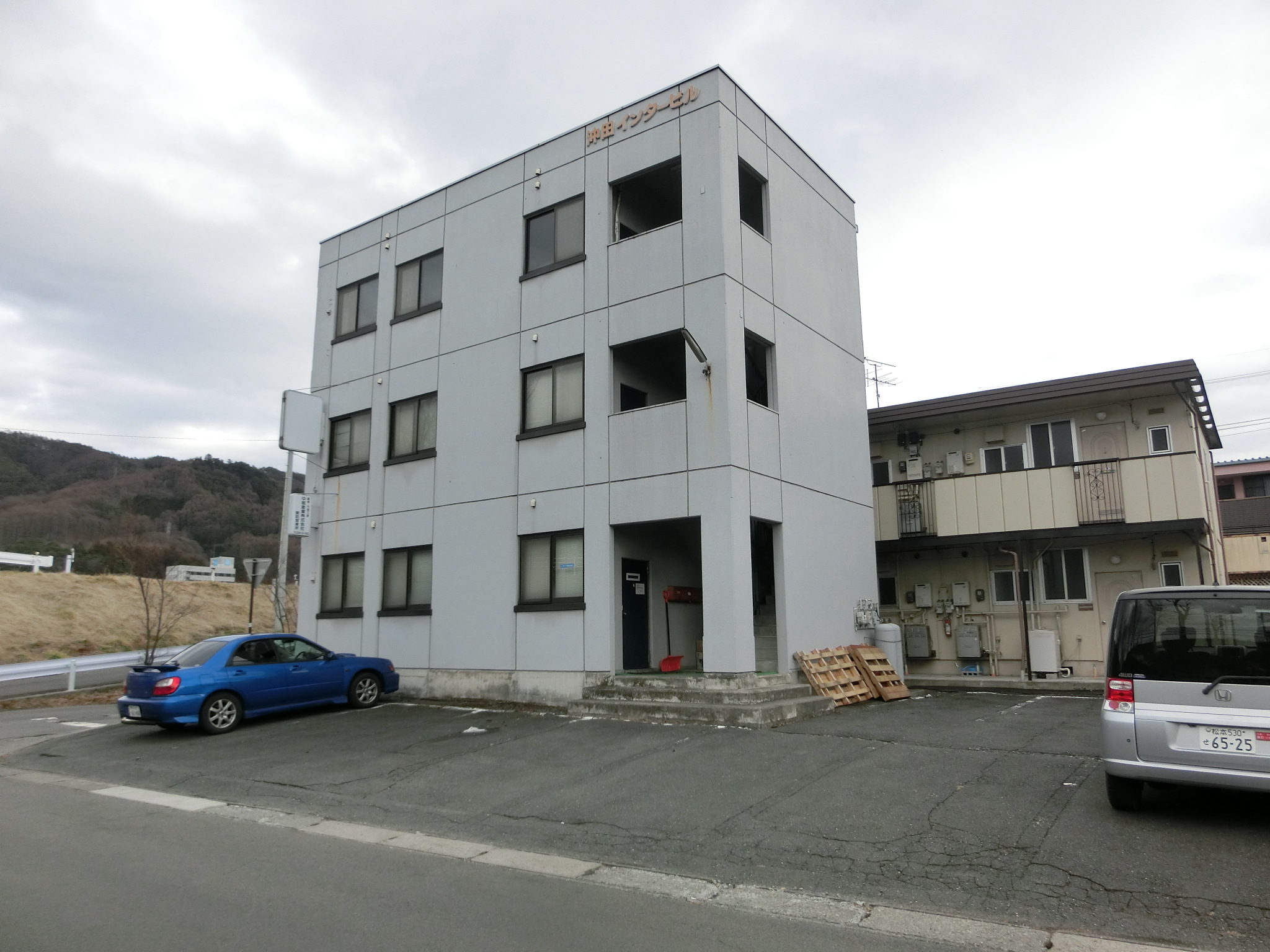 apartment 諏訪市沖田町１丁目