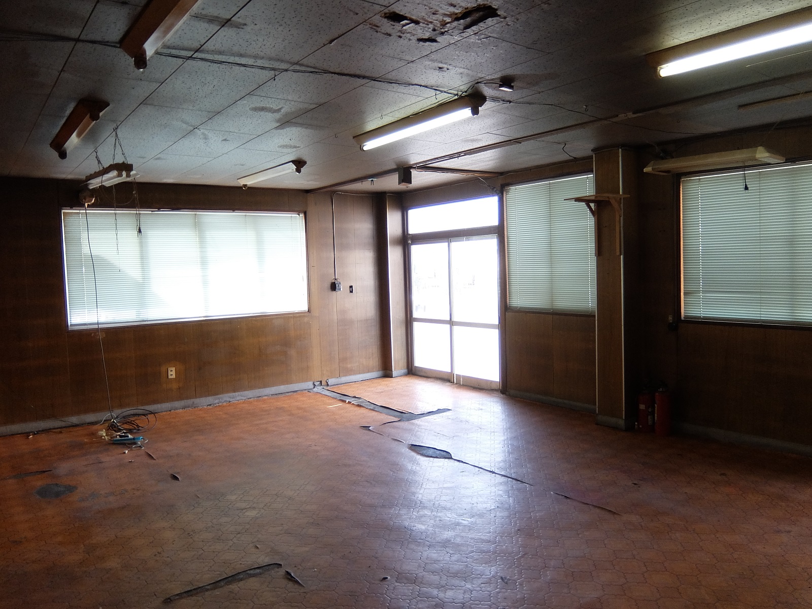 commercial 諏訪市高島１丁目27-22